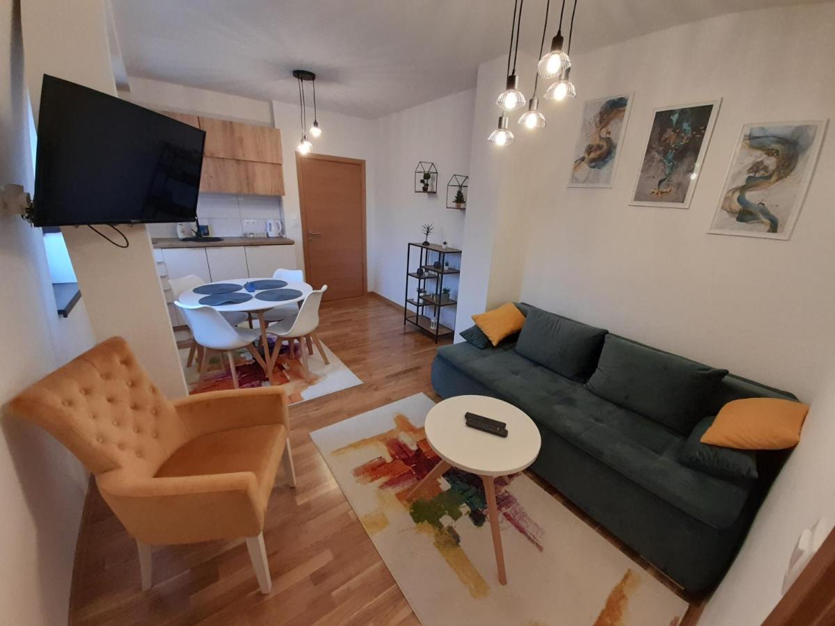 Mraz Apartment ยาโฮรินา ภายนอก รูปภาพ