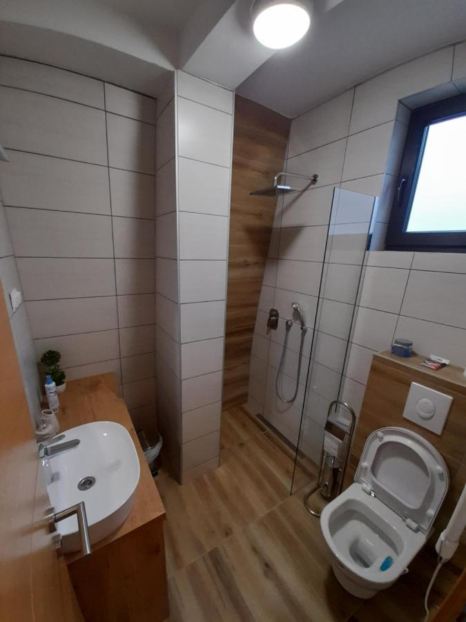 Mraz Apartment ยาโฮรินา ภายนอก รูปภาพ