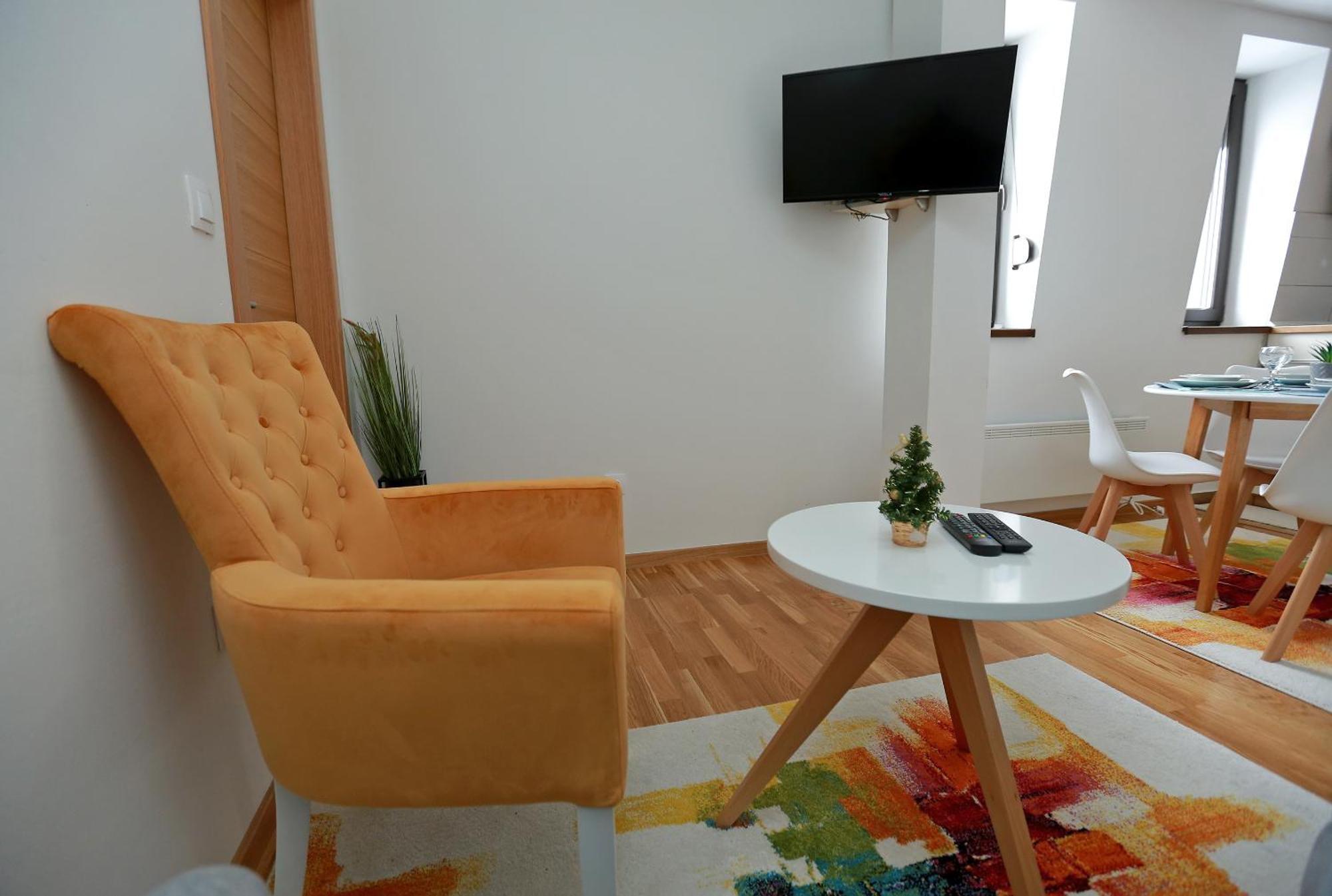 Mraz Apartment ยาโฮรินา ภายนอก รูปภาพ