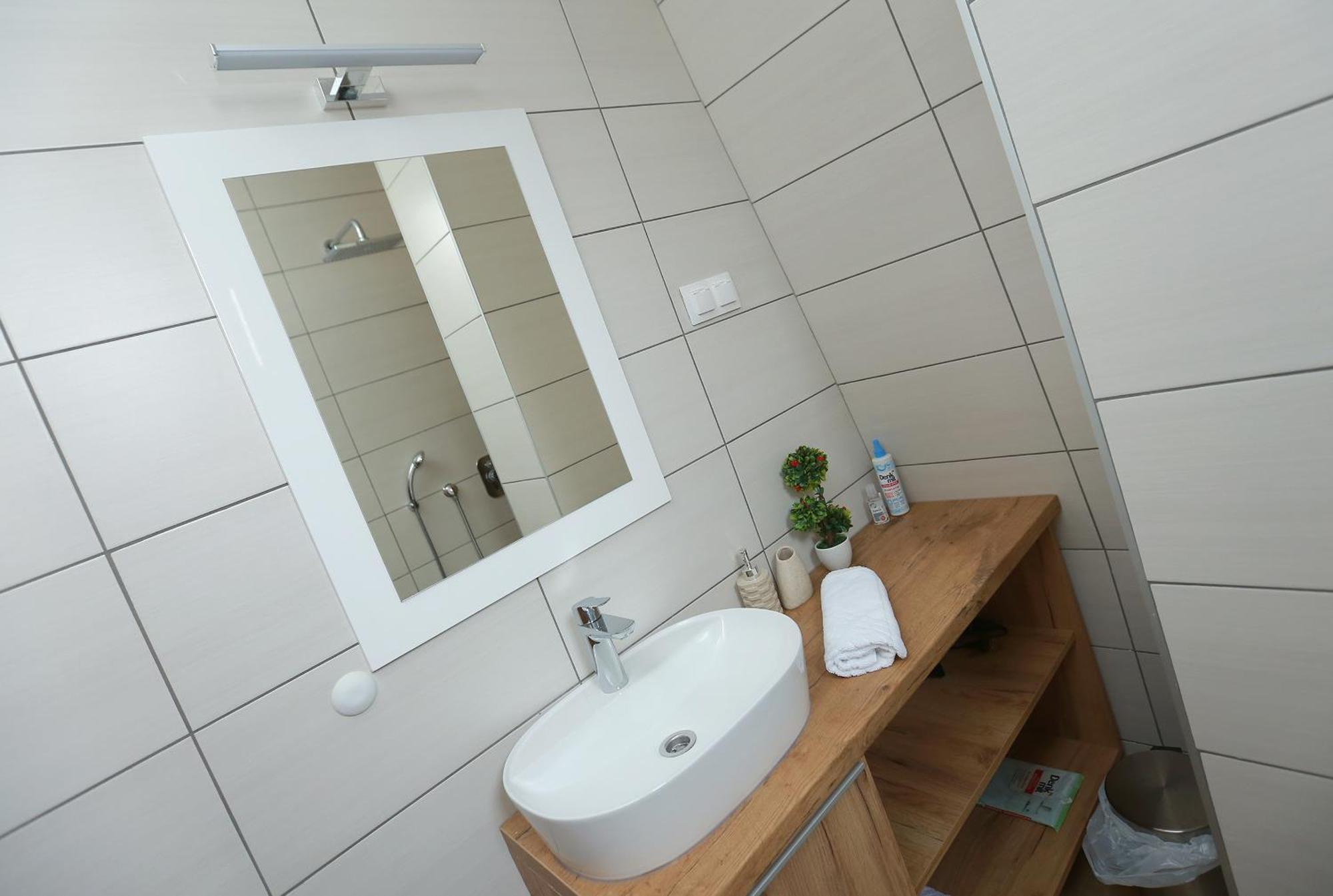 Mraz Apartment ยาโฮรินา ภายนอก รูปภาพ
